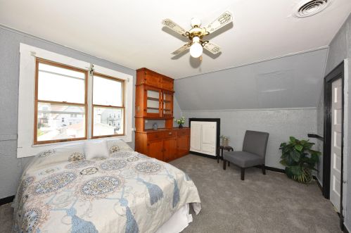 3257 Booth St, Milwaukee WI 53212-2135 exterior