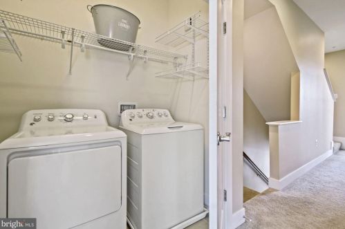 900 King Farm Blvd, Rockville MD  20850-6610 exterior