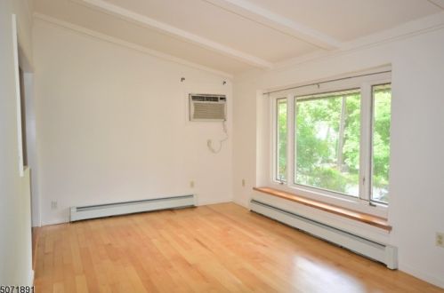 7 Springbrook Trl, Sparta, NJ 07871-2208