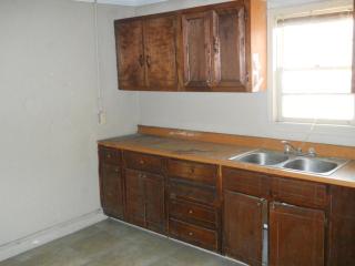 1627 Chestnut St, Springfield MO  65802-4248 exterior