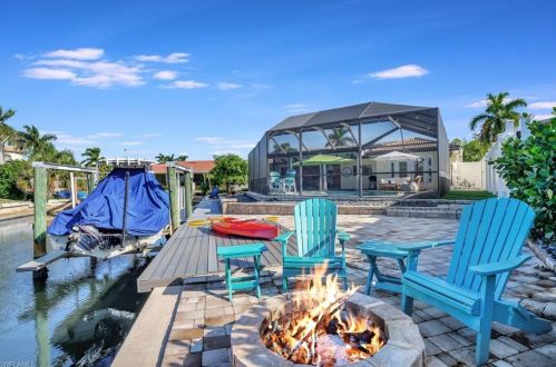 2120 Sandpiper St, Naples FL 34102-1505 exterior