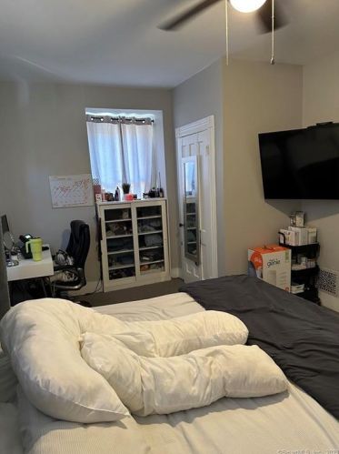 332 Hawthorne Ave, Derby CT 06418-1119 exterior