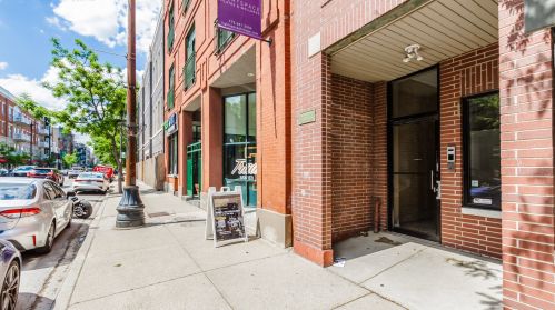 2733 Lincoln Ave, Chicago, IL 60614-1390