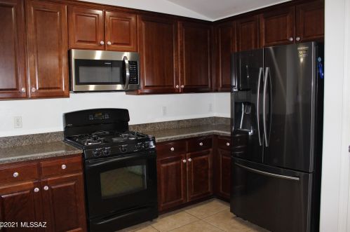 7111 Providence Dr, Tucson AZ  85757-6946 exterior