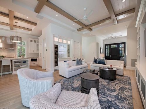 141 9 Ave, Naples FL 34102-6867 exterior