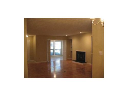 301 Dunbar Dr, Atlanta, GA 30338-6545