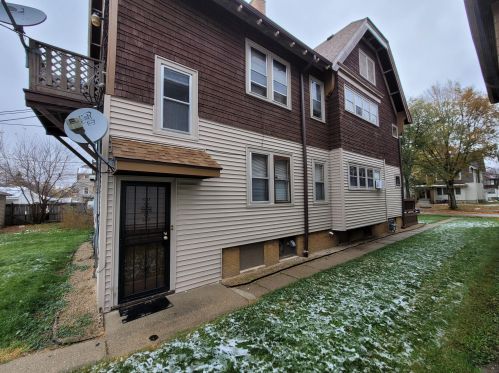 2717 45th St, Milwaukee, WI 53219-3205