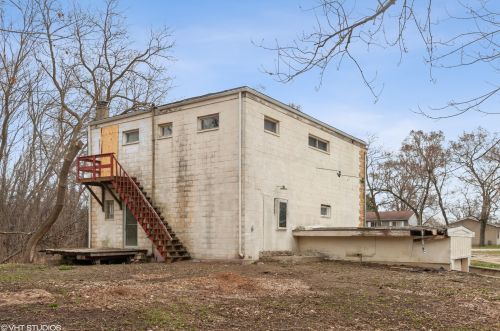 37632 Sheridan Rd, Waukegan, IL 60087-2463