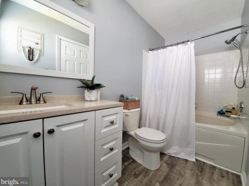 52 Steeplechase Cir, Chester PA 19014-1463 exterior