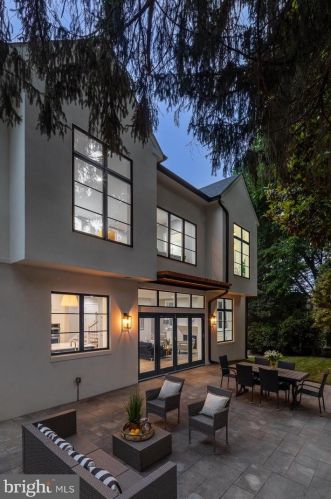 3036 Arizona Ave, Washington DC  20016-3419 exterior