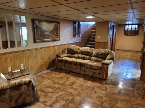 5829 Honey Crk Dr, Milwaukee WI 53221-4017 exterior