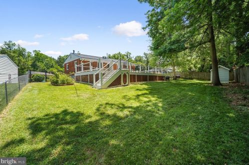 5602 Justis Pl, Alexandria VA 22310-1325 exterior