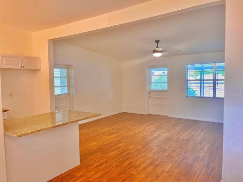 527 Broxburn Ave, Tampa FL  33617-7823 exterior