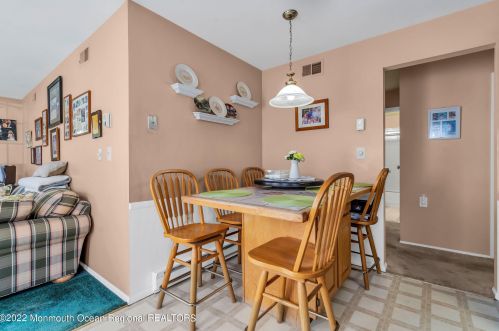 8 Gladstone Ave, Lakehurst NJ 08759-6625 exterior