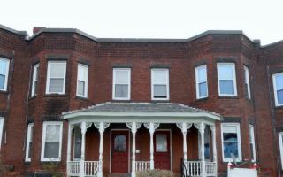 524 Pleasant St, Holyoke, MA 01040-2424