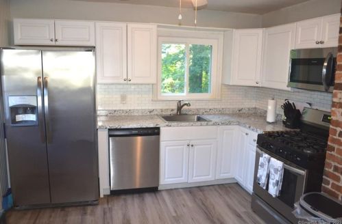 88 Middle Tpke, Manchester CT  06040-4031 exterior