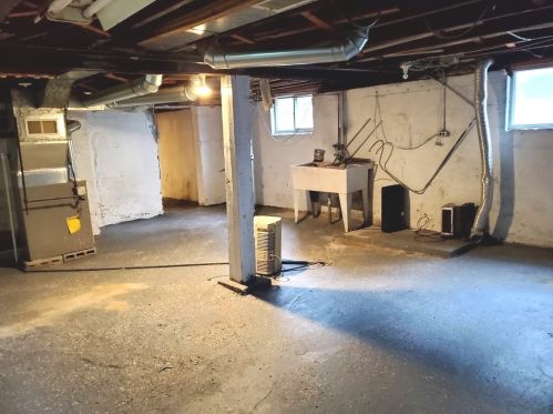 27 Maple Ave, Waukegan IL 60085-5330 exterior