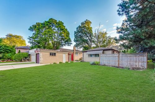 6878 Lehigh Ave, Chicago IL  60646-1406 exterior