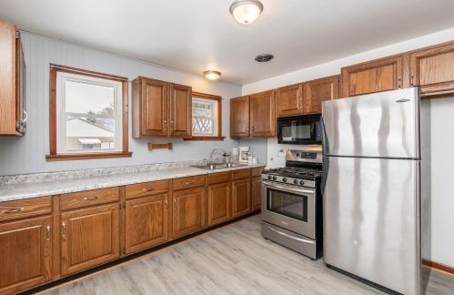 820 91st St, Milwaukee WI  53214-2845 exterior