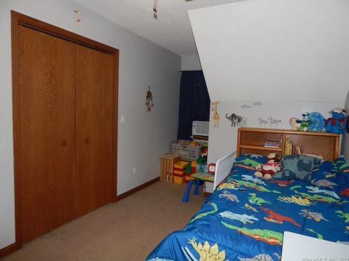 75 Bush Hl Rd, Exeter CT 06249-1210 exterior