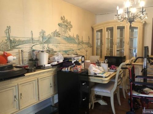 701 Forest Ave, Teaneck NJ 07666-2045 exterior