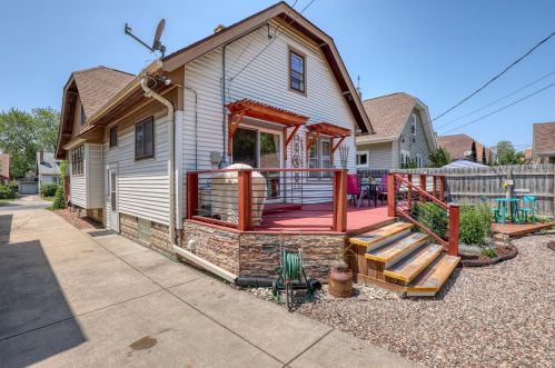 2338 61, Milwaukee WI 53219-2135 exterior