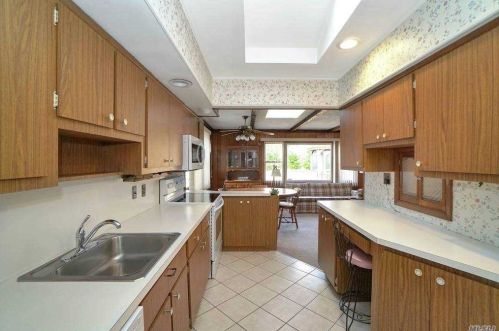 11 Elder Dr, Commack NY 11725-2331 exterior