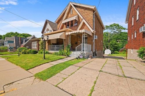 4062 Cambronne St, Pittsburgh, PA 15212-1661