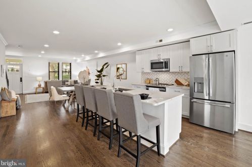 1713 Bay St, Washington DC 20003-1647 exterior