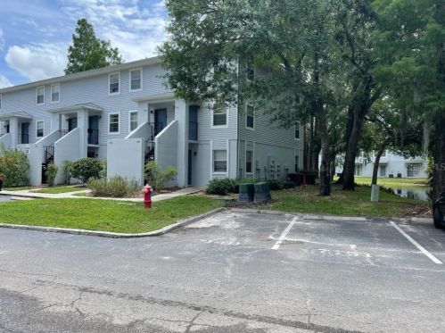 7155 Bank Dr, Tampa FL 33617-7307 exterior