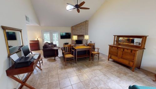 3345 Pne Grv Dr, Huntsville TX 77340-8937 exterior