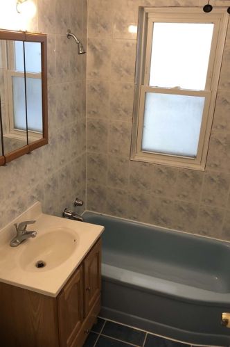 3658 George St, Chicago, IL 60618-7371