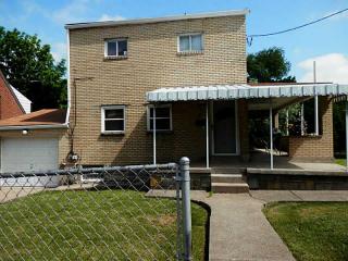 439 Bon Air Ave, Pittsburgh PA  15210-3208 exterior