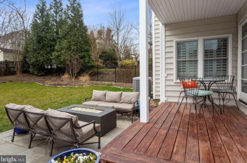 804 Enderby Dr, Alexandria VA 22302-2224 exterior