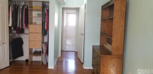 172 Evergreen Rd, Edison NJ  08837-2445 exterior