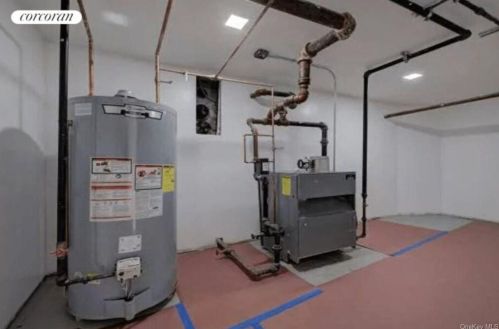 330 198 St, Bronx NY 10458-3156 exterior