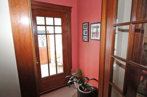 135 Gibbs Ave, Middletown RI 02840-2258 exterior