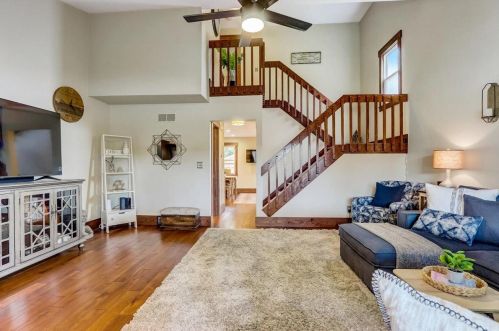 9916 Grantosa Dr, Milwaukee WI  53222-1411 exterior