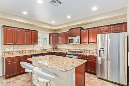 11779 Mesquite Holw Dr, Tucson AZ 85737-7350 exterior