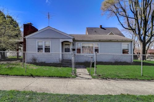 525 Ash St, Waukegan IL 60085-3928 exterior