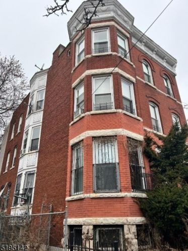 98 13th St, Newark NJ  07107-1129 exterior
