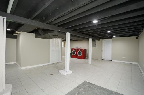 10219 Bensley Ave, Chicago IL 60617-6128 exterior