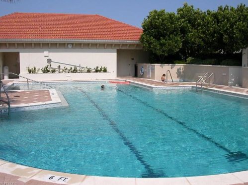 7225 Pelican Bay Blvd, Naples FL 34108-5515 exterior