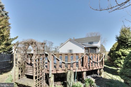 13 Atlantic Dr, Lewes DE 19958-1765 exterior