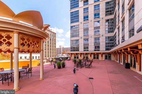 777 7th St, Washington DC  20001-3715 exterior