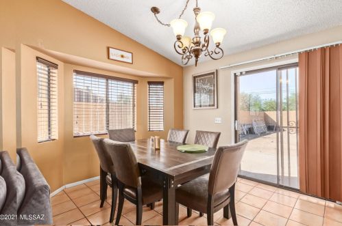 6120 Springbrook Dr, Tucson AZ exterior