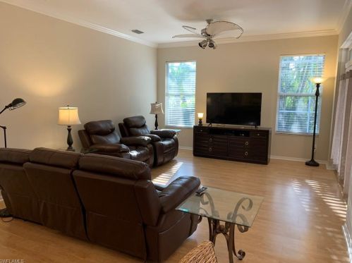 8343 Laurel Lk Blvd, Naples FL 34119-9792 exterior