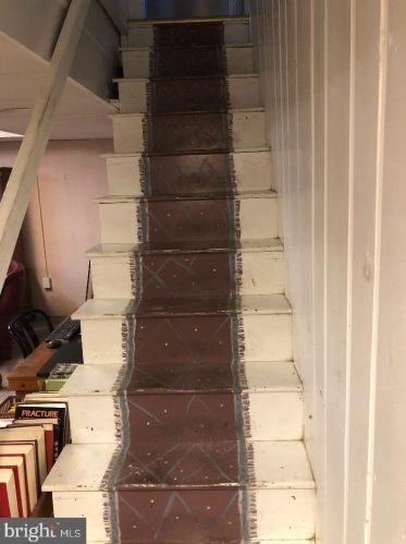 25 Myrtle Ave, Pittsburgh PA 19083-5706 exterior