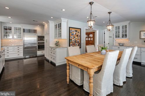 6 Alta Vista Dr, Princeton NJ 08540-7429 exterior