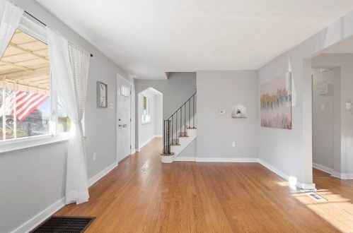 4125 Gladstone St, Pittsburgh, PA 15207-1423